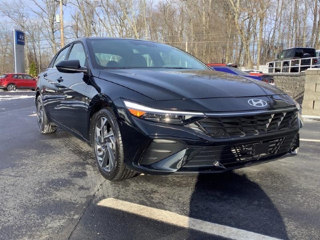 An image of 2025 Hyundai Elantra