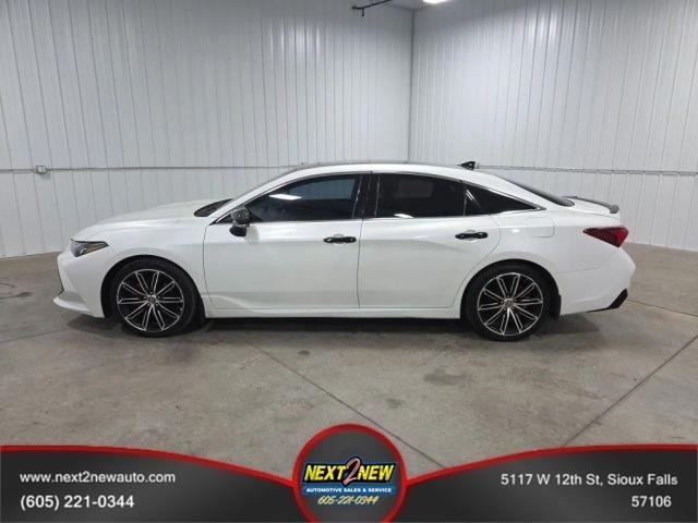 An image of 2019 Toyota Avalon